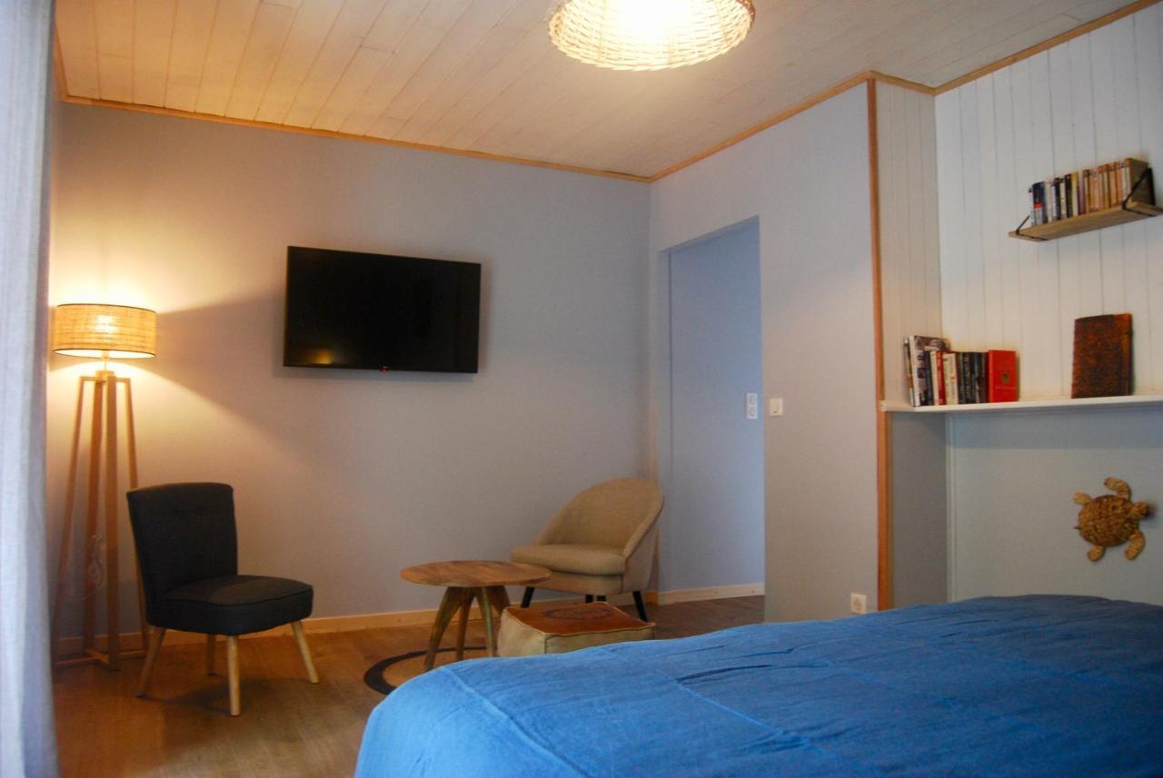 Moncrabeau Au Son De L Angelus Bed & Breakfast エクステリア 写真