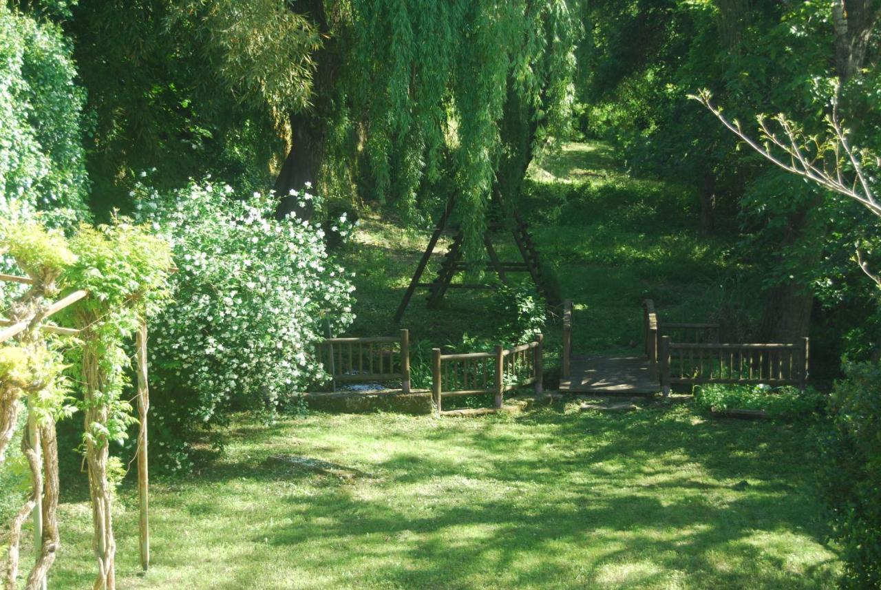 Moncrabeau Au Son De L Angelus Bed & Breakfast エクステリア 写真